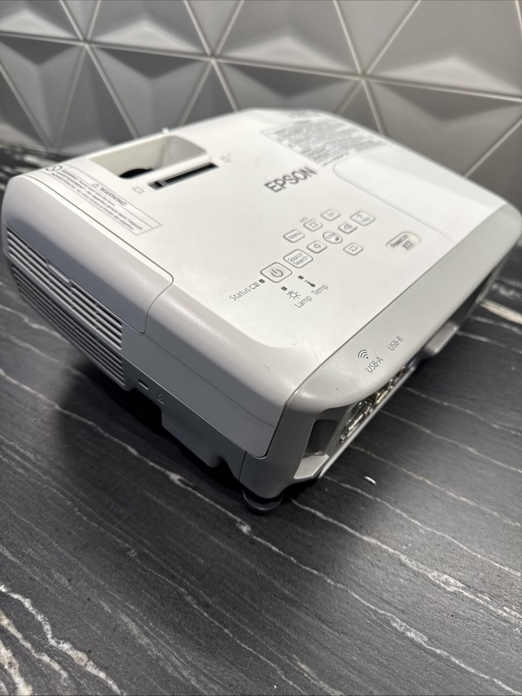 Epson PowerLite X17 3LCD Projector