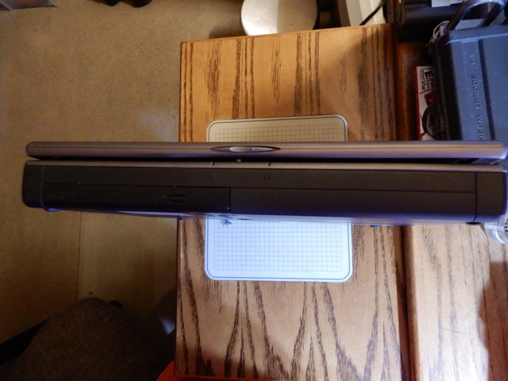 NEC Versa LX Laptop Computer with Windows XP Home Edition