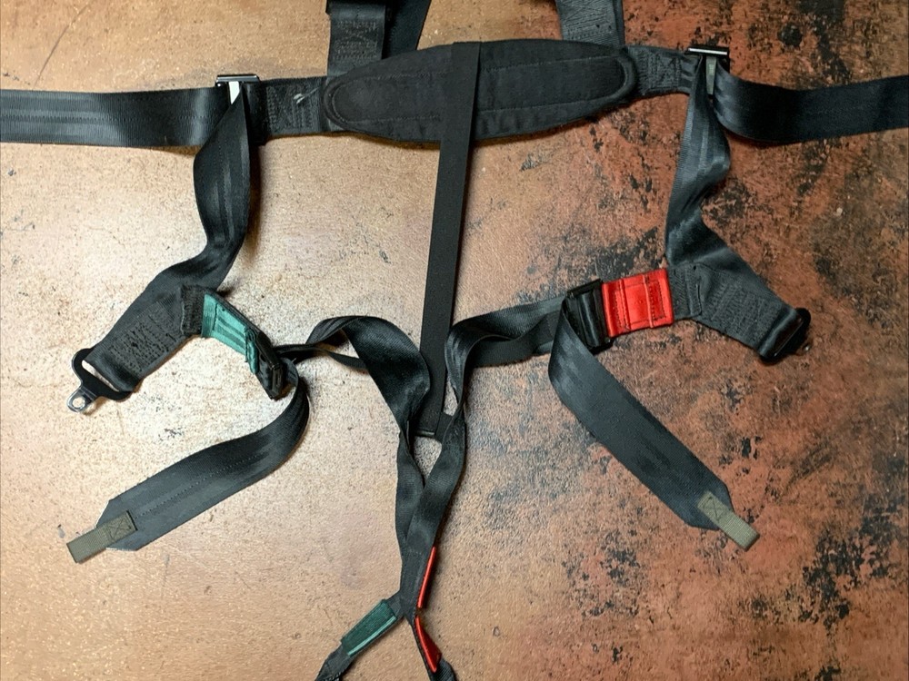SCHROTH RACING 6-POINT HARNESS