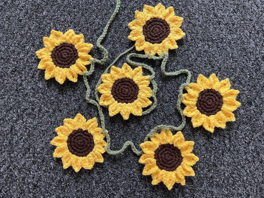 🌻Handmade Crochet Sunflower Bunting🌻