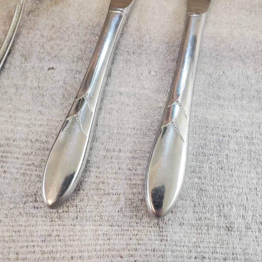 Oneida Stainless DEBONAIR Solid Serving Spoon and 2 Dinner Knife Knives