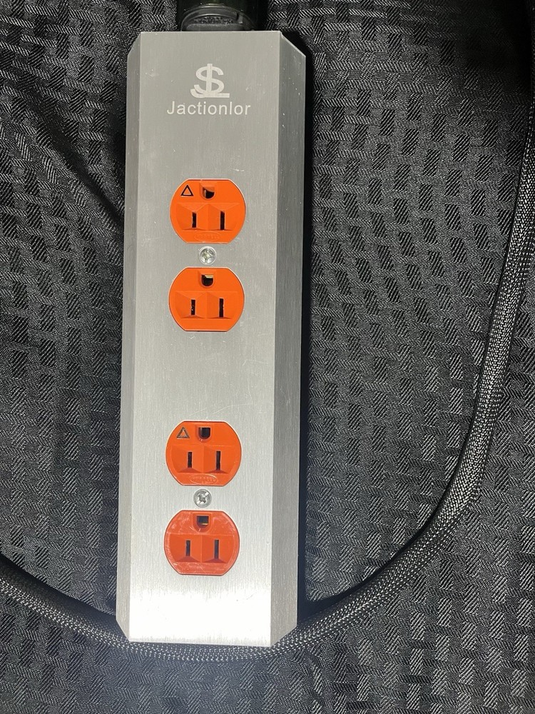 Silver Jactionlor AC Power Distributor 4 Outlet