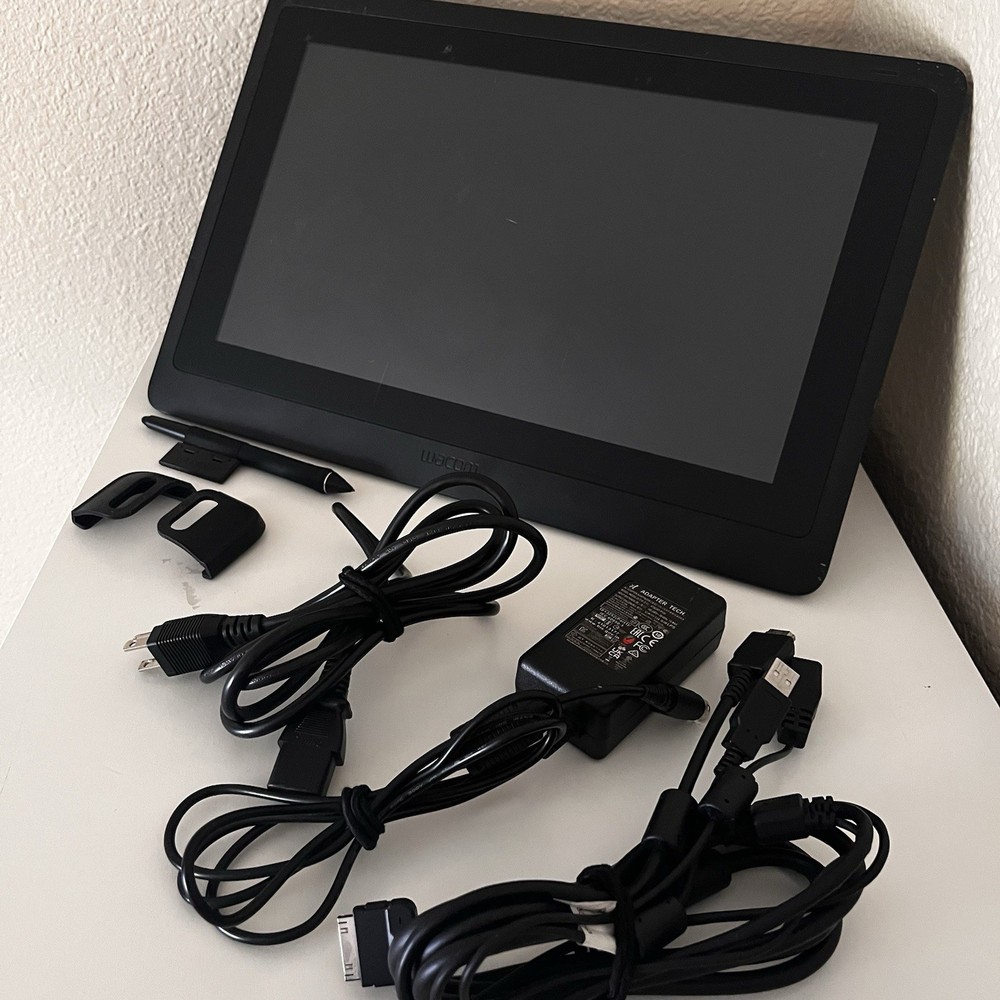 Wacom Cintiq 16 Creative Pen Display with Accessories