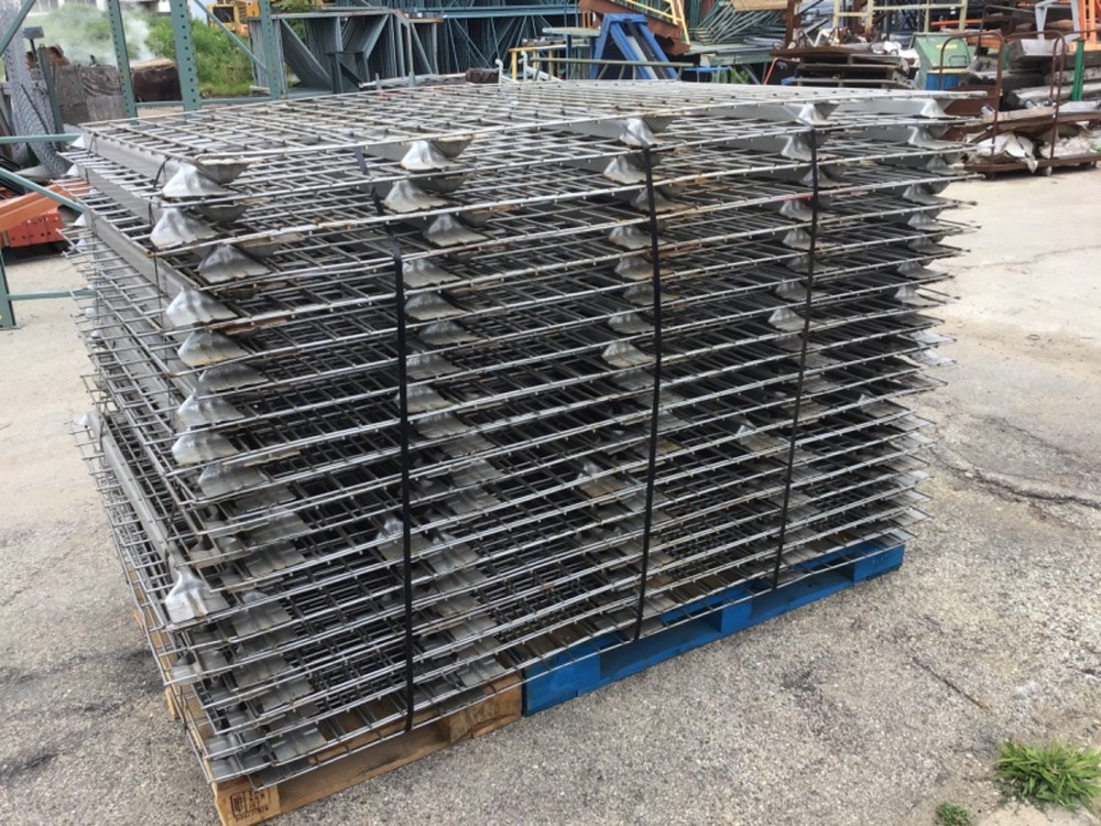 Flanged Wire Decking for Pallet Racking 45" x 70"