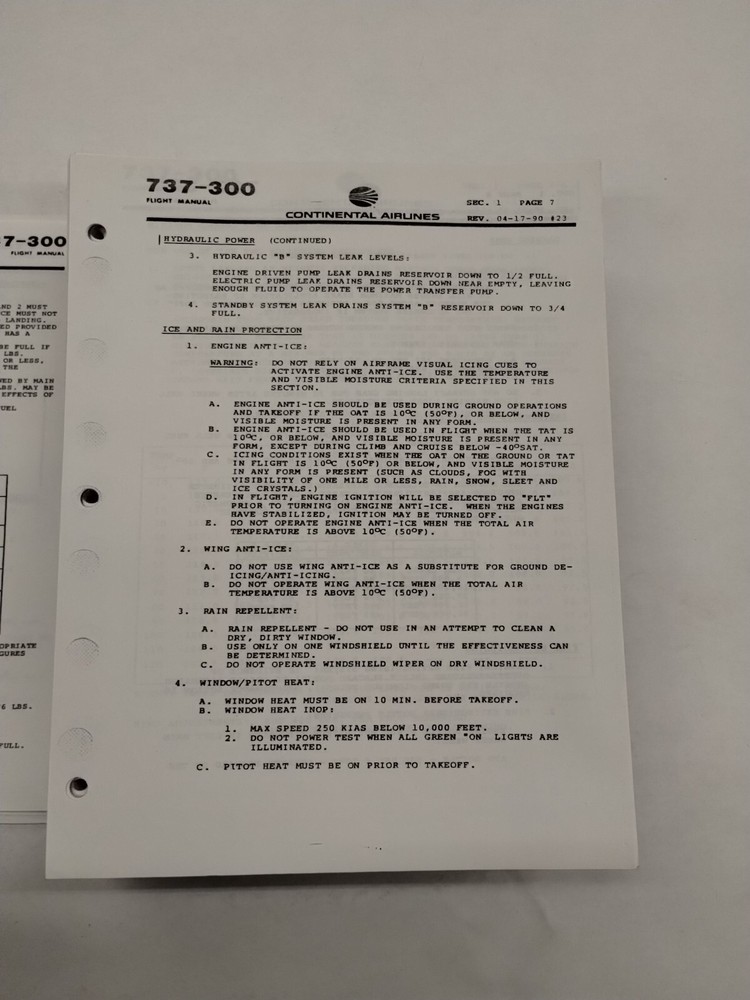 Continental 737-300 Flight Manual 1990-Copy