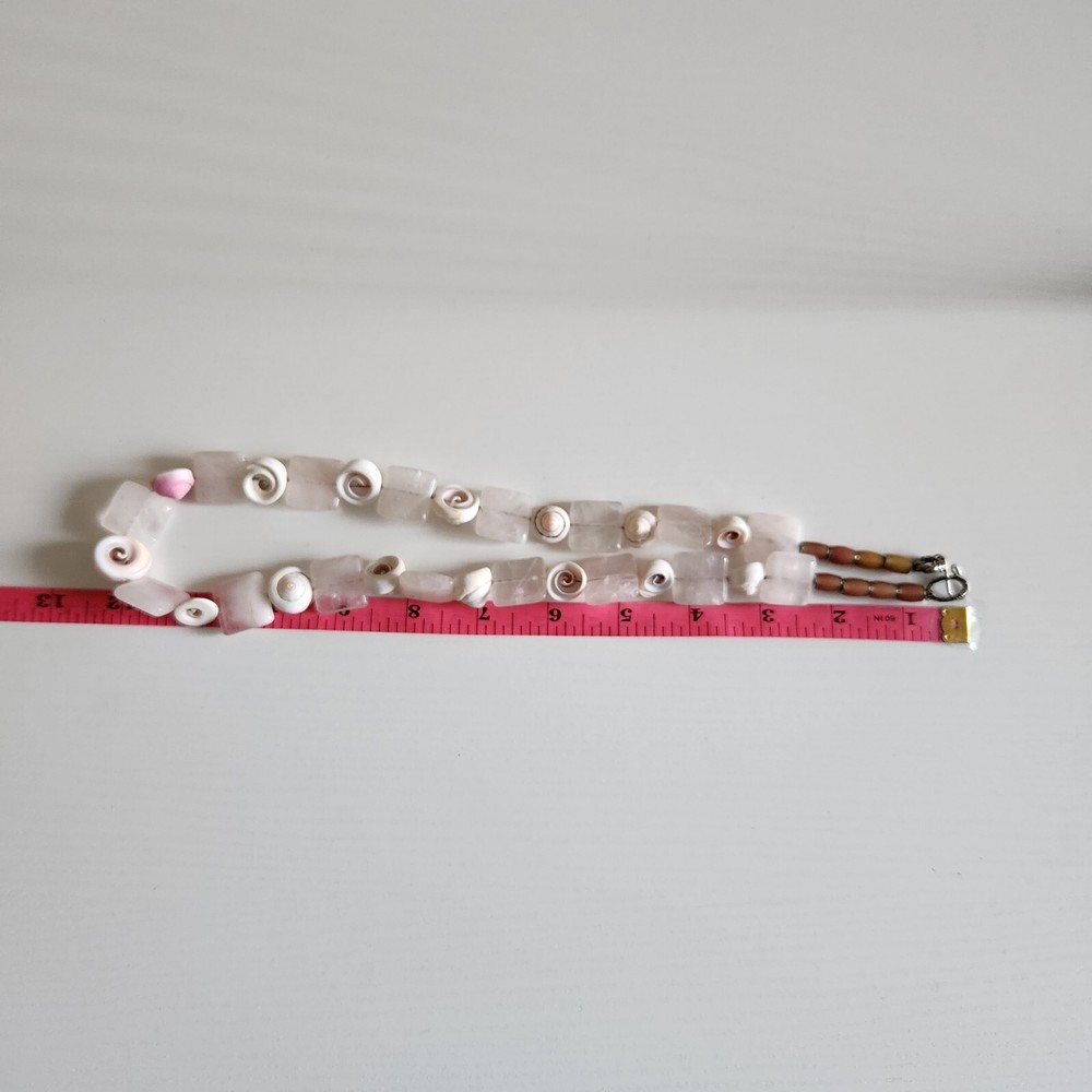 Shells and White Quartz Square Shapes Necklace