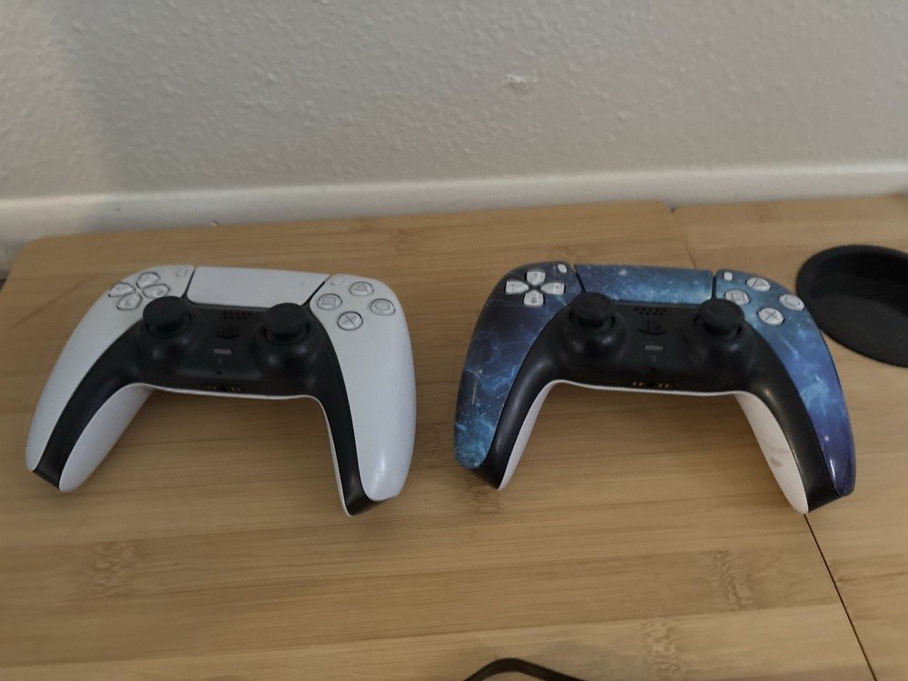 Sony PS5 Bundle, 2 Controllers, Charging Dock & Game Drive