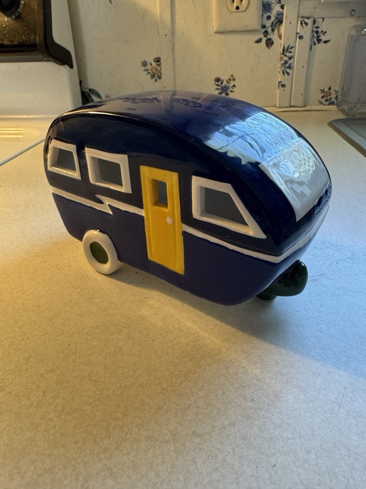 Retro Blue/White Ceramic Light up Camper ***READ DESCRIPTION***