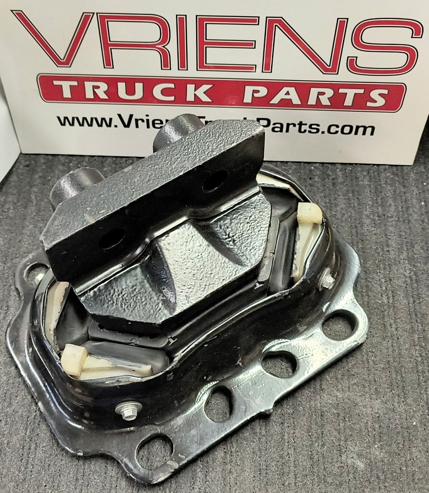 PETERBILT KENWORTH SUPPORT-ENGINE REAR 12448TBG M17499