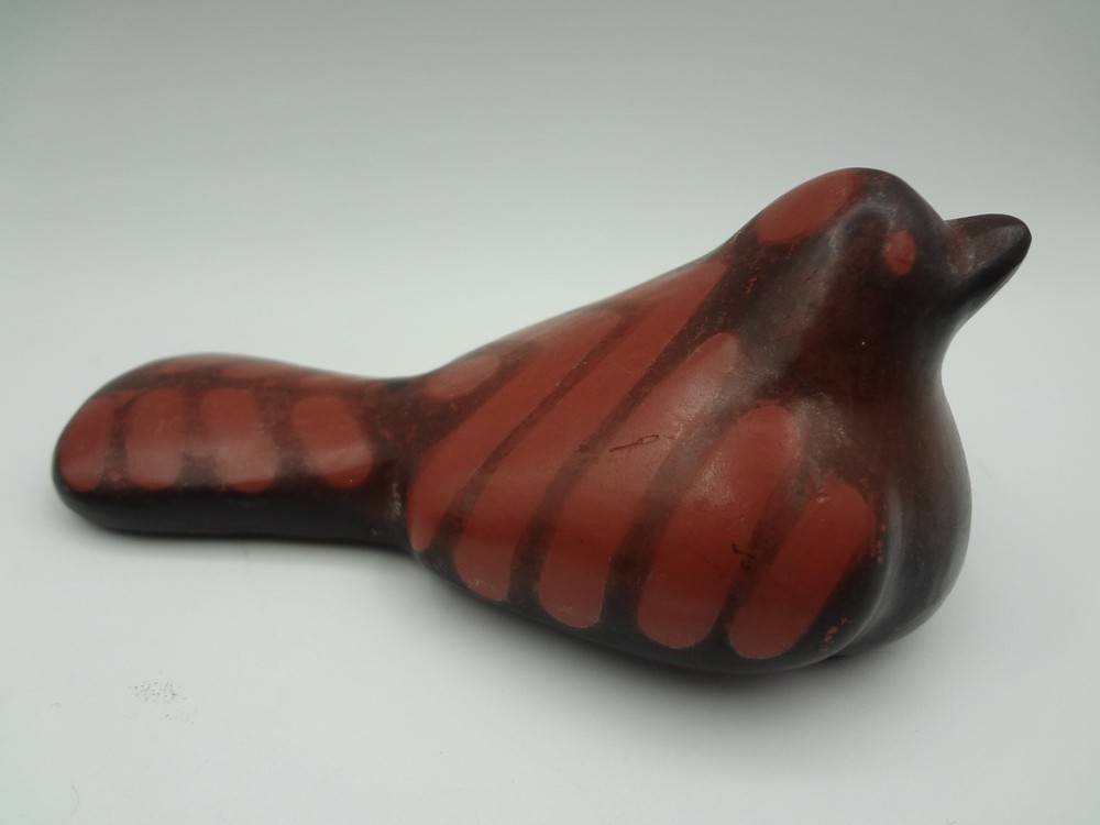 Chulucanas Peruvian Striped Bird Art Pottery - Ernesto V Sanchez