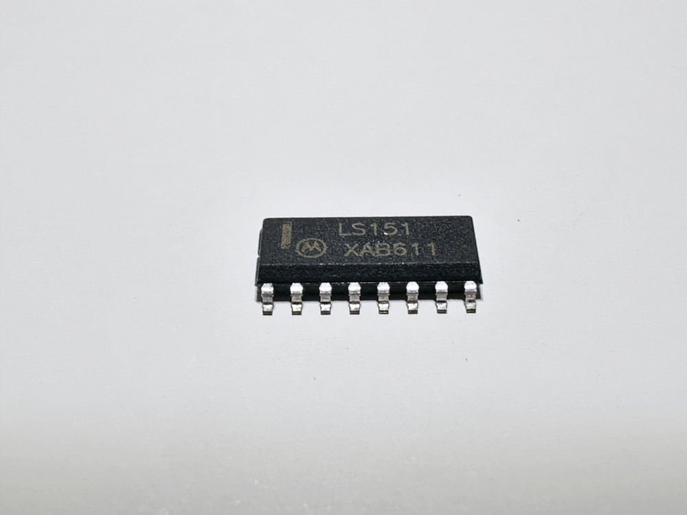 12PCS SN74LS151D LS151 MOTOROLA 8 Input Digital Multiplexer IC SOIC-16