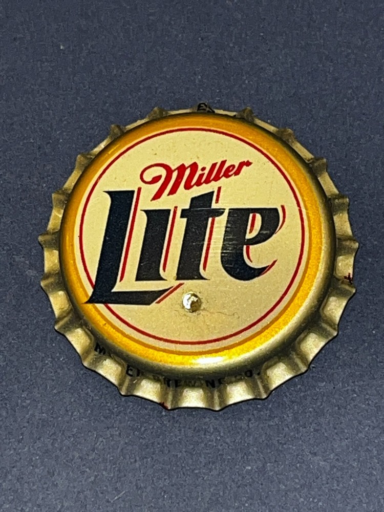 Miller Lite Beer Flashing Blinking Light Bottle Cap Button Lapel Pin Back