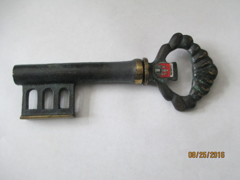 SKELETON KEY CORKSCREW BOTTLE OPENER GERMANY