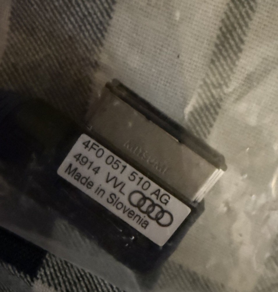 Genuine Audi Music Interface Adapter For iPod 30 Pin Connector Cable