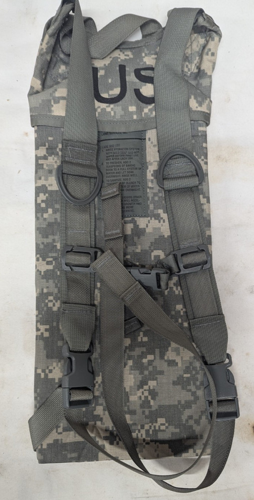 US Military Molle II Hydration System Carrier w/o Bladder, Digital Camo Pattern