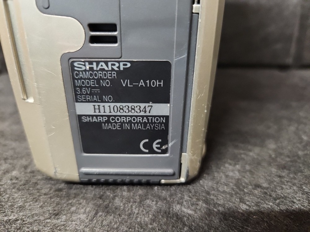 Sharp VL-A10 Viewcam 8 Camcorder With Extras TESTED