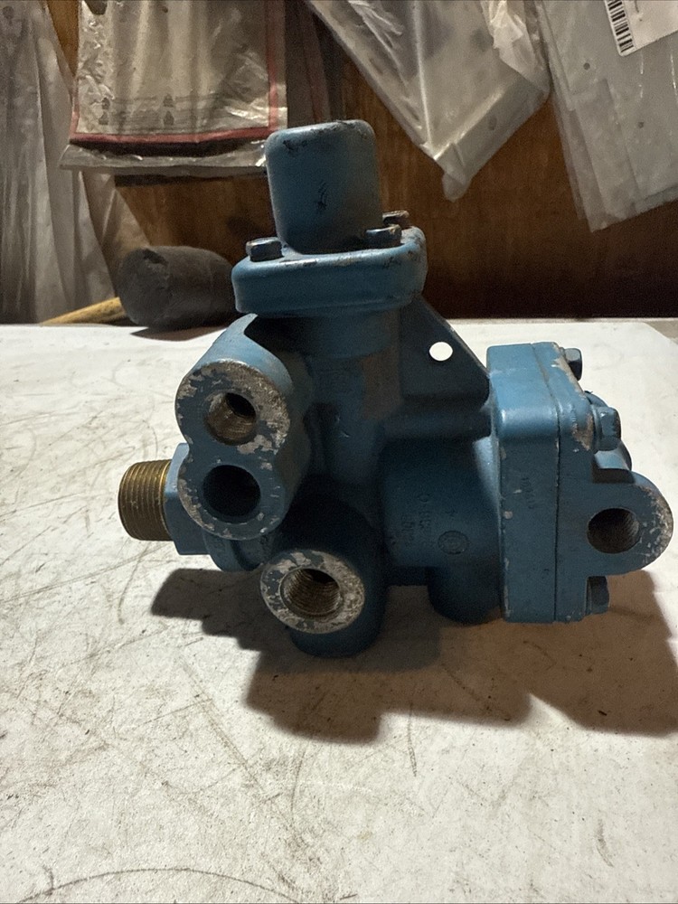 Bendix Trailer Brake Valve T-294836-C