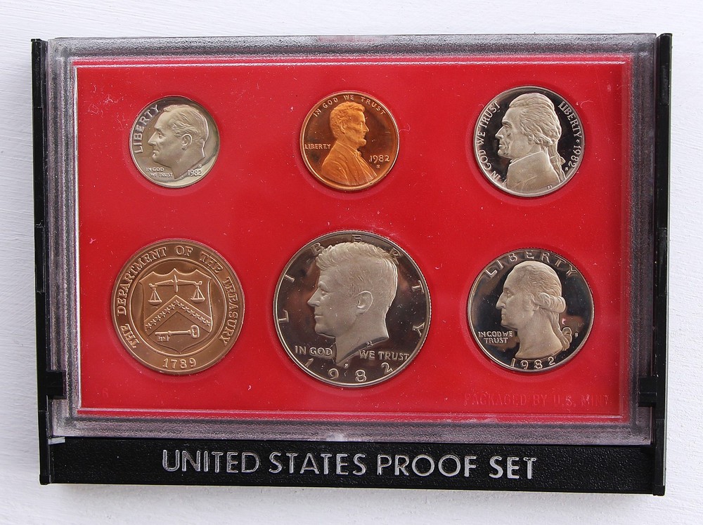 1982-S U.S. MINT PROOF SET - DCAM - ORIGINAL MINT PACKAGING OMP OGP