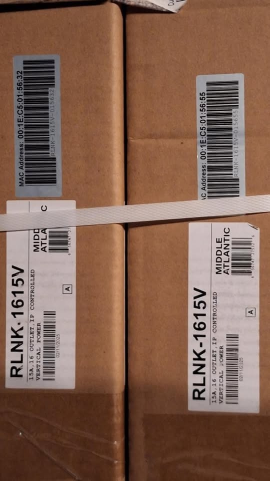 Middle Atlantic RLINK-1615V Vertical PDU with RackLink