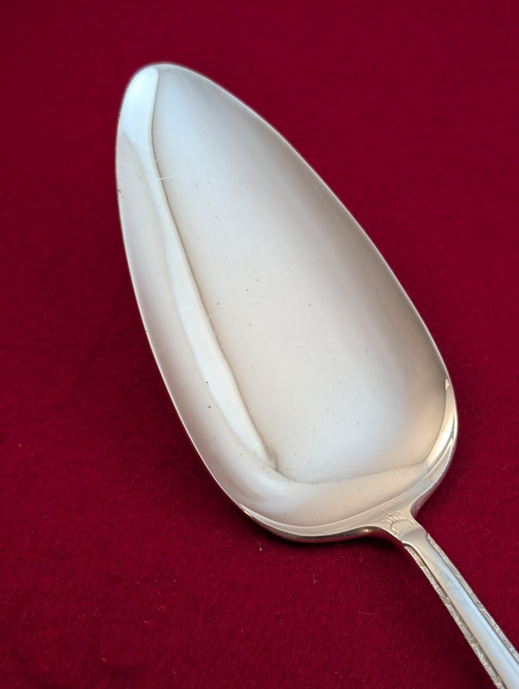 Unknown Mfg Nickel Silver UNF737 Glossy Pie Server 9 1/4" Silverware