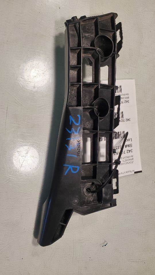 PRIUS 2014 RH FRONT BUMP BRACKET