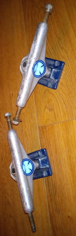 RARE? BLUE BASE Independent Trucks