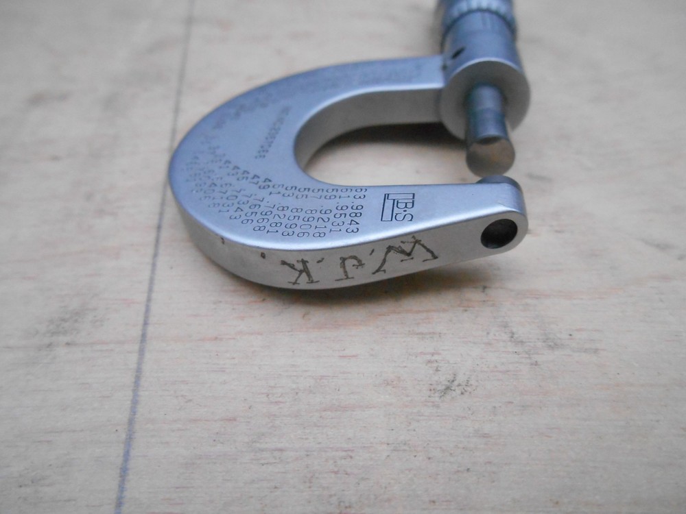 BROWN & SHARPE NO. 1 MICROMETER , 0-1" , .0001" , WIT BOX