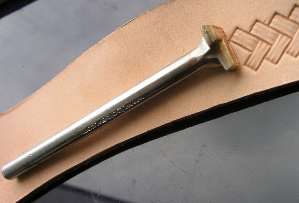 013-07 Quadratic Braid Leather stamp Brass hand made tool