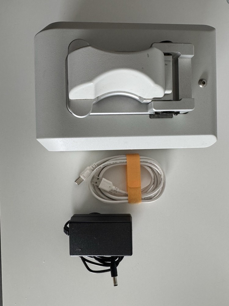 Thermo Scientific NanoDrop 2000 Spectrophotometer.