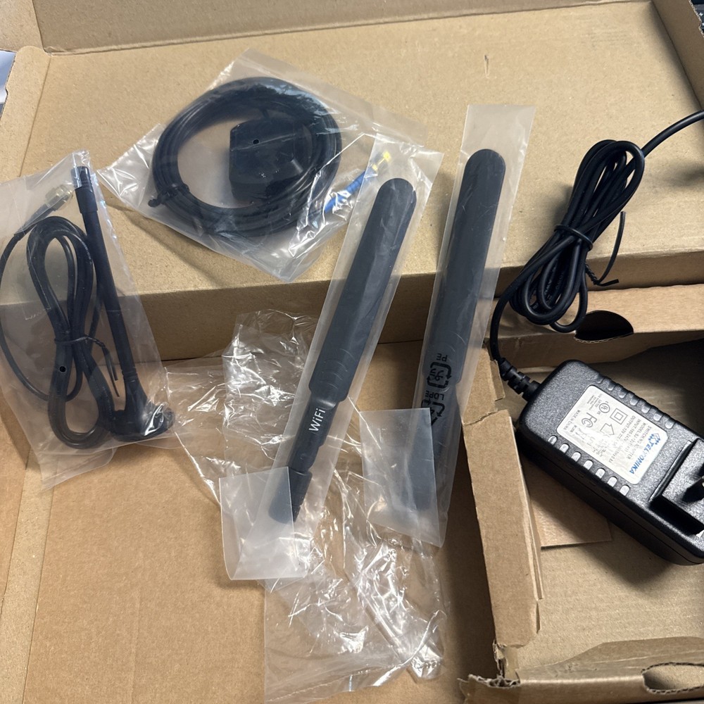 Teltonika RUTX11 Accessory Kit