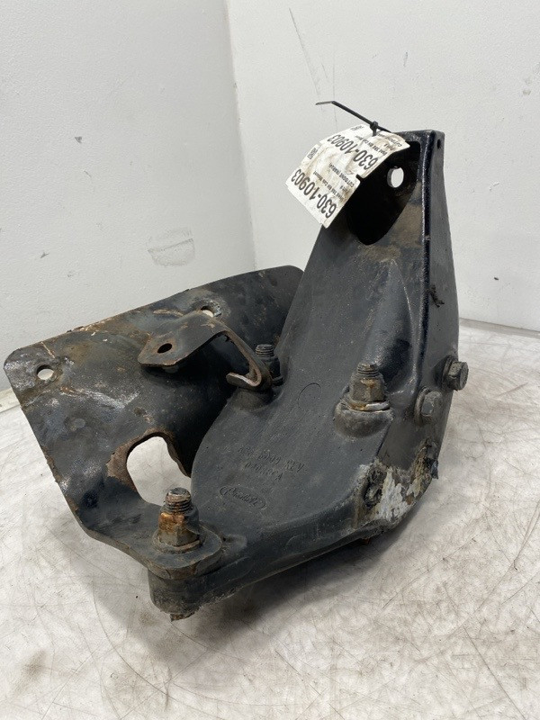 2014 Peterbilt 386 Cab Mount A856009 (630-10903)