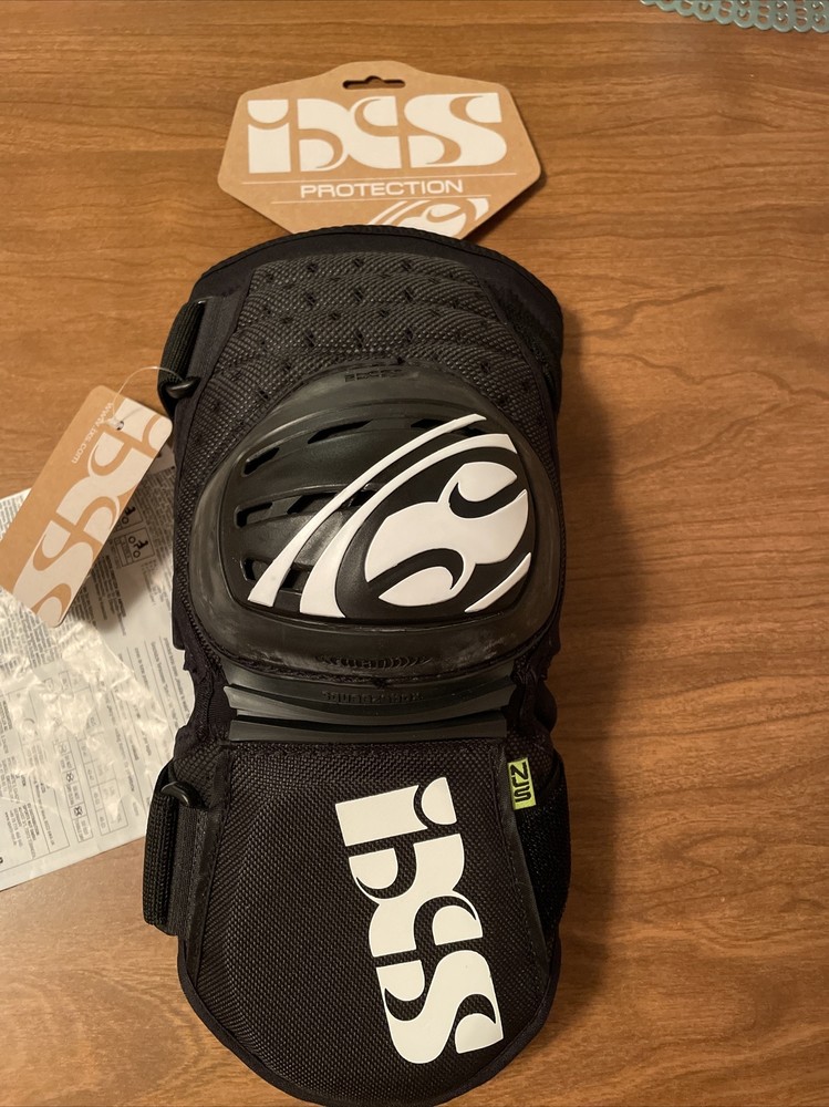 iXS Dagger Men's Knee Guard: Black, Medium, Hard Shell Over Foam Pad