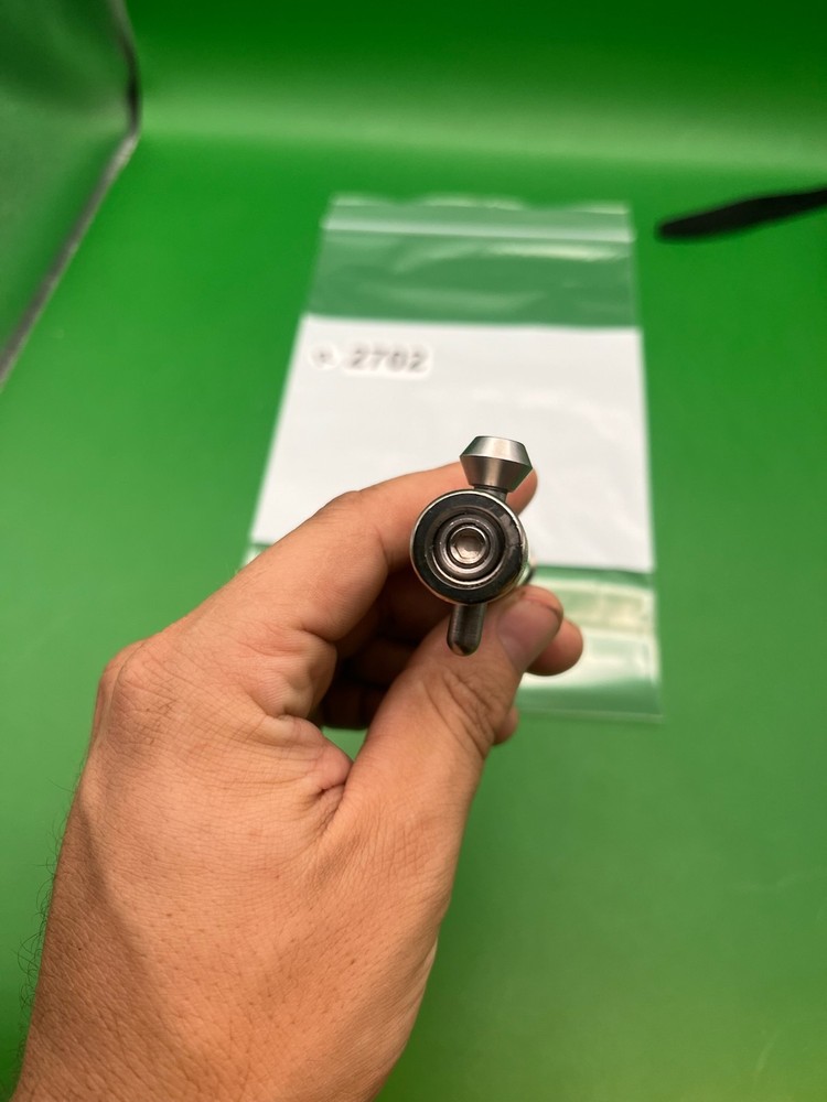 Autococker Bolt