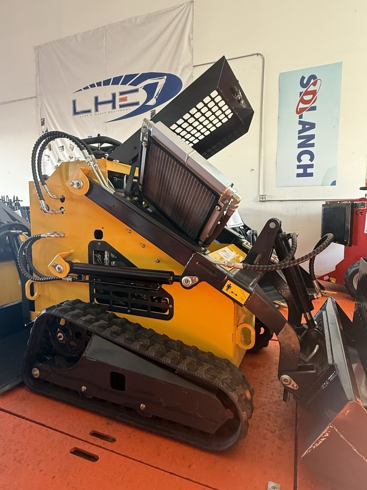 ZJG YOU-380 Mini Skidsteer *New (Modified)
