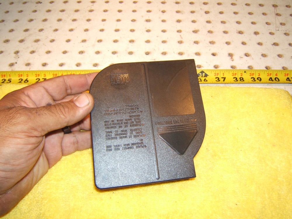 VW 98-02 Passat B5.5 CD changer ( READ ITEM DESCRIPTION) 6CD 1 Magazine ONLY