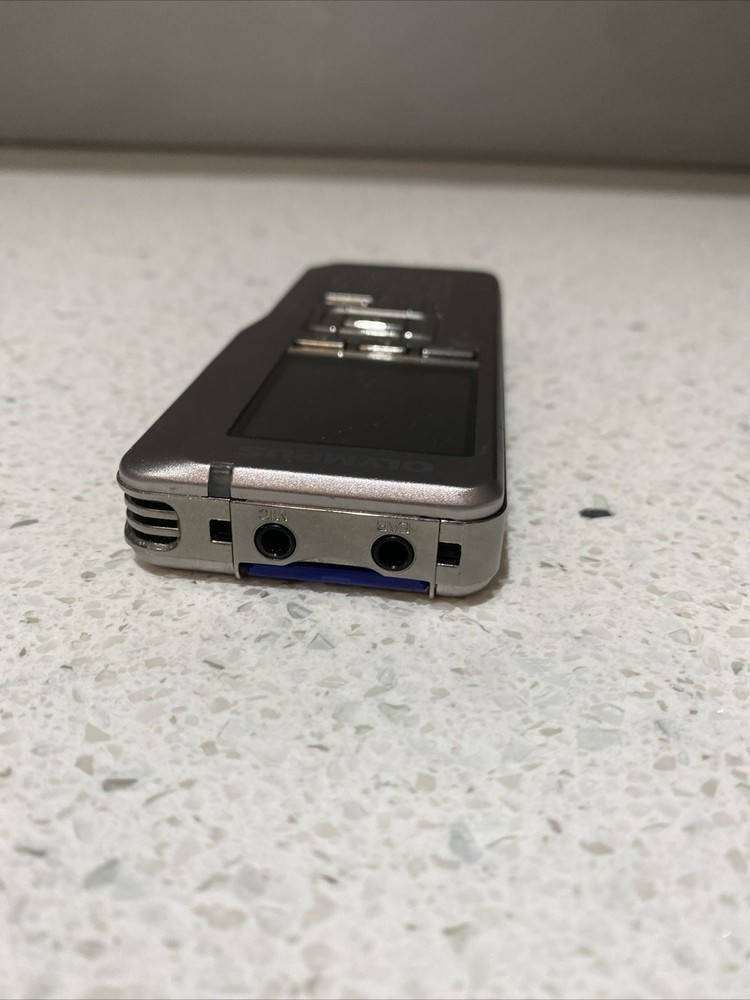 Olympus Digital Voice Recorder DS-2500 With Original Case