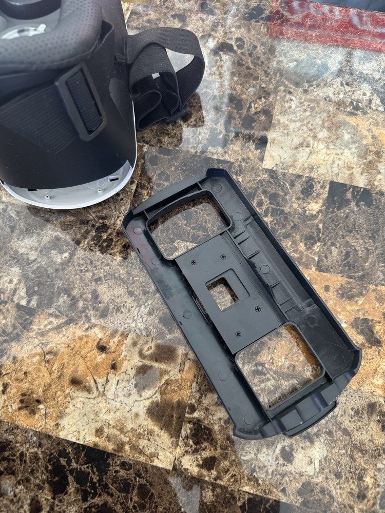 American Eagle Outfitters Mobile Phone Virtual Reality Headset