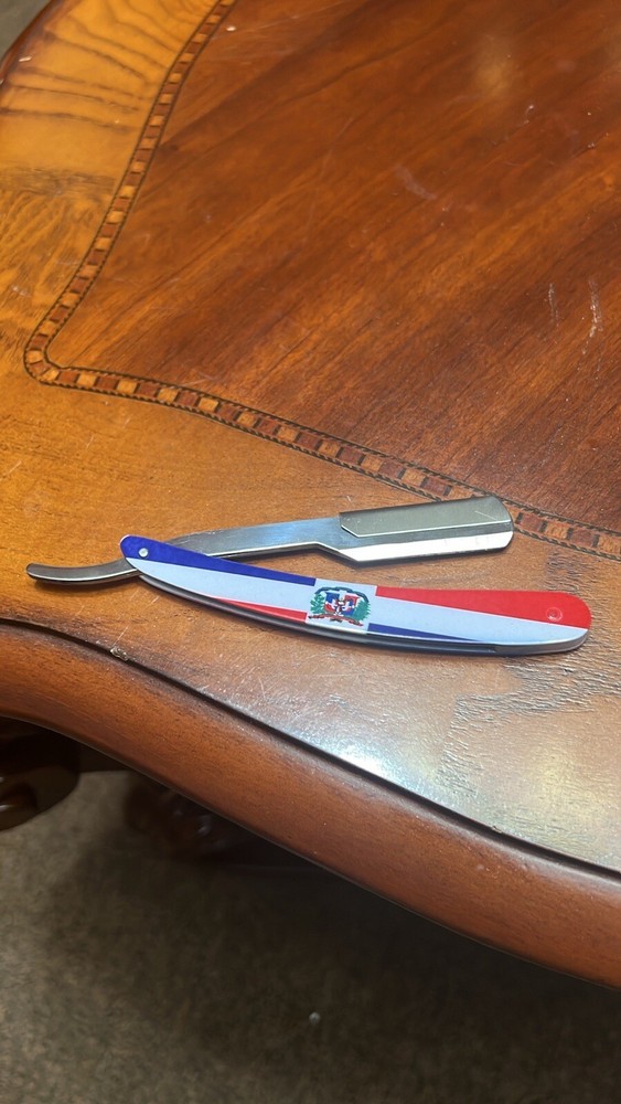 barber cape Dominican Cape