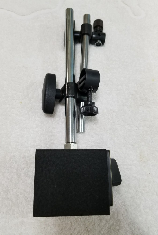 Cen-Tech Multi-Position Magnetic Base w/Fine Adjustment (Pre-Owned)