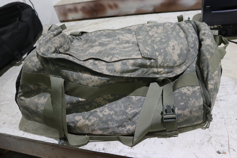 Thin Air Gear Defender Deployment Rolling Duffle Bag Backpack CAMO