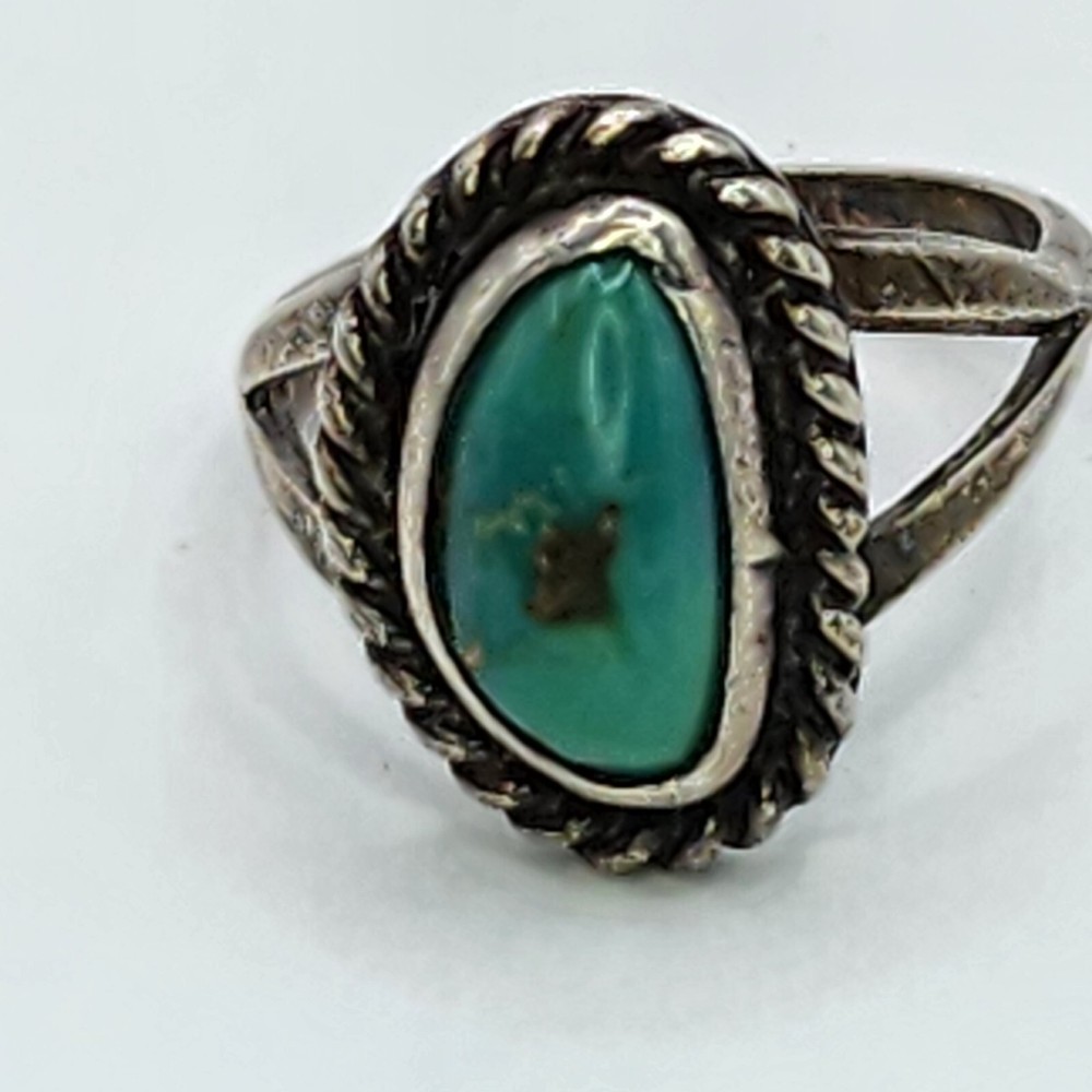 Silver Turquoise Soutwest Style Ring Size 5
