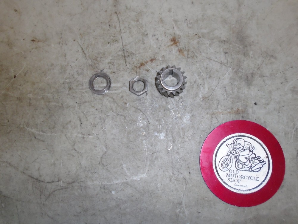 1977 SUZUKI RV125 PRIMARY GEAR + NUT