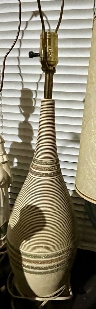MCM Quartite Creative Atomic Age Tall Table Lamp 28”, Late 50s.