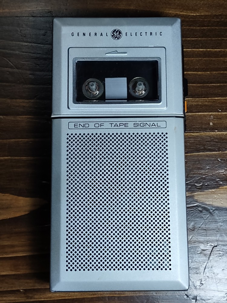 General Electric Micro 2 Cassette Recorder Model 3-5333B