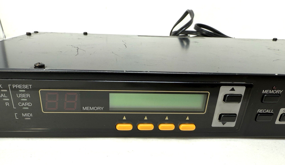 Yamaha EMP700 Multi Effect Processor Rack ~ Powers On ~ For Parts / Repair