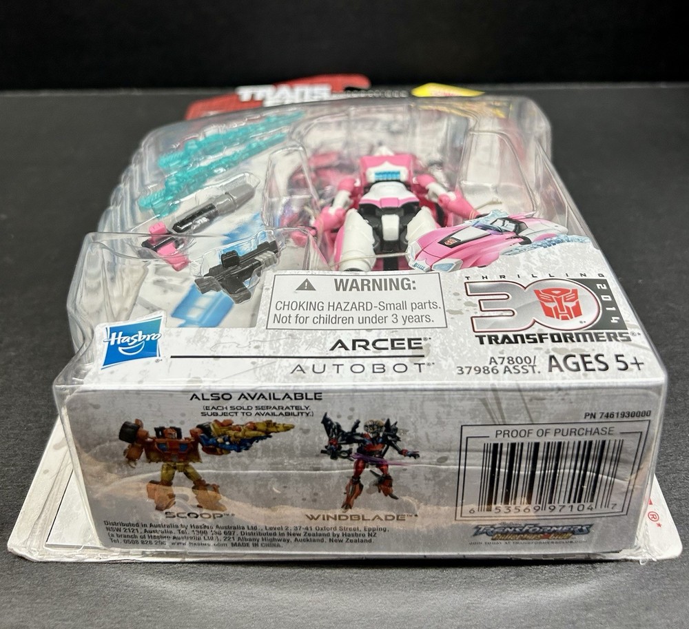 TRANSFORMERS GENERATIONS 2014 Thrilling 30 Deluxe Class ARCEE - MOSC!