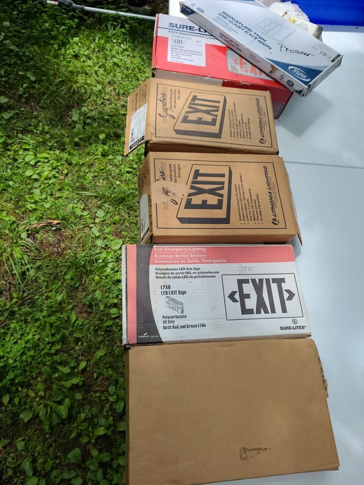 LOT OF 6 EMERGENCEY EXIT SIGNS ALL DIFFERENT