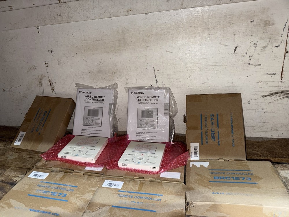 Daikin Industries LTD Remote Controller BRC1E73 New