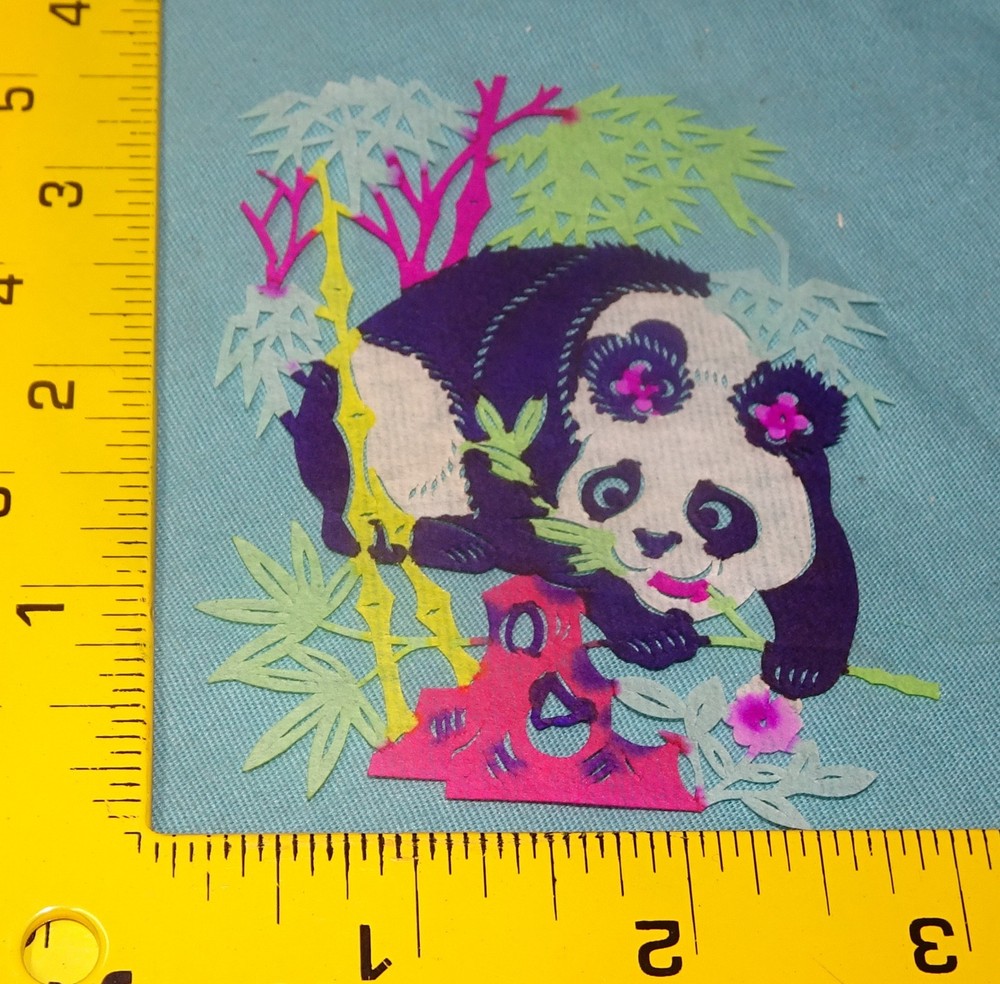 Chinese YUHSIEN PAPER-CUTS BEAR = delicate
