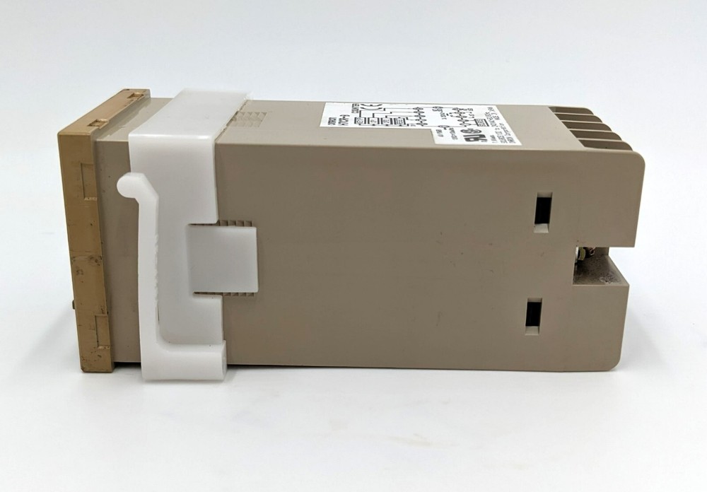 OMRON H7CR-B Counter timer relay #80